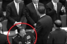 Sau khi Trương Hựu Hiệp bị bắt, các sĩ quan quân đội đồng loạt xin từ chức