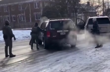 Cảnh sát ICE bắn chết người phụ nữ ở Minnesota; Ông Trump: Có vẻ là tự vệ