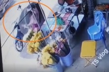 Bánh xe đầu kéo văng trúng người phụ nữ, nạn nhân nguy kịch [VIDEO]