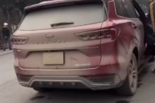 Nam tài xế bị phạt 23 triệu đồng vì biển số ô tô bị bùn che kín: Cục CSGT nói gì?