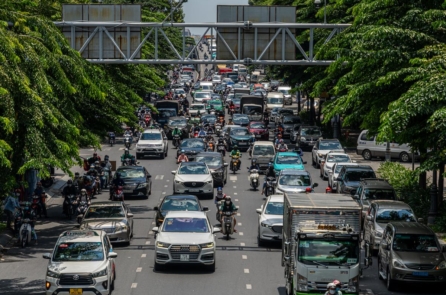 Ô tô nhập về Việt Nam nhiều nhất từ trước đến nay trong năm 2025