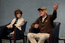 Chuyên gia: Cộng hòa “thua đậm” giữa năm 2026; GOP phản bác, nói có “vũ khí bí mật” Trump