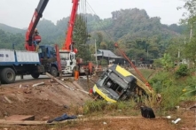 Xe khách lao xuống mương nước khiến 3 người tử vong: Nguyên nhân ban đầu