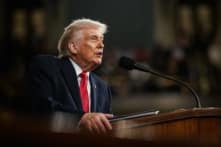 Ông Trump nói “tiếp quản ôn hòa Cuba” là điều có thể