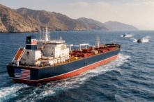 Tàu chiến Iran tìm cách bắt giữ tàu chở dầu Mỹ, bị tàu khu trục Mỹ đẩy lùi