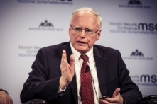 Cựu Đại sứ Mỹ: Ông Trump sẵn sàng dùng vũ lực với Iran nếu đàm phán hạt nhân thất bại