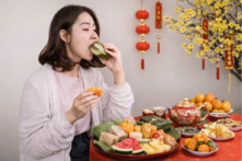 Sợ tăng cân ngày Tết? 6 bí quyết xua tan nỗi lo