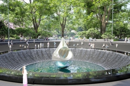 Công viên số 1 Lý Thái Tổ lắp biểu trưng hình giọt nước tưởng niệm nạn nhân COVID-19