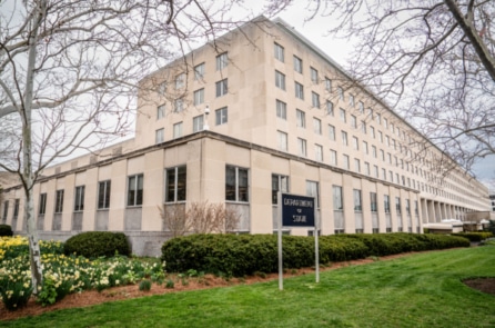 Chính quyền Trump đẩy mạnh giám sát tài chính quốc tế trong giáo dục đại học