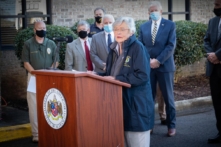 Alabama: Ký thành luật áp dụng án tử hình tội phạm xâm hại trẻ dưới 12 tuổi