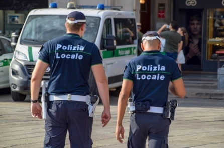 Ý: Người nhập cư trái phép gốc Hoa cướp súng tấn công cảnh sát