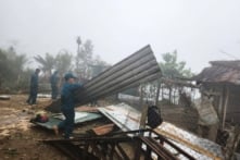 Lai Châu: 30 phút mưa đá, giông lốc khiến 24 nhà dân bay vách, mái tôn