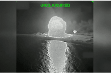 Video cảnh Mỹ đánh chìm toàn bộ tàu chiến Iran ở Vịnh Oman đã được công bố