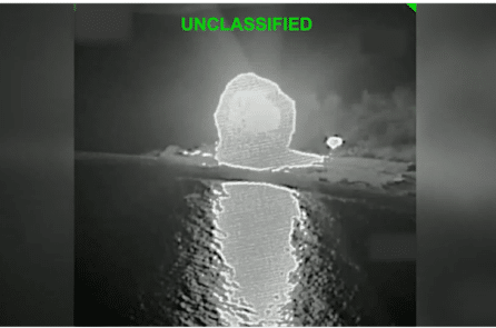 Video cảnh Mỹ đánh chìm toàn bộ tàu chiến Iran ở Vịnh Oman đã được công bố