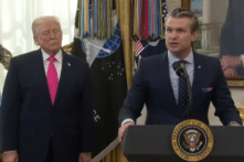 Bộ trưởng Chiến tranh Hegseth: Mỹ dùng ‘bom’ để đàm phán với Iran