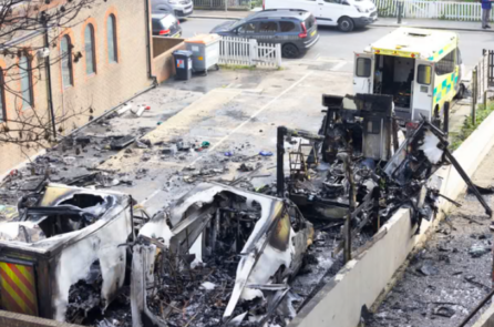 Phóng hỏa 4 xe cứu thương cộng đồng Do Thái ở London; Anh nghi khủng bố vì Iran