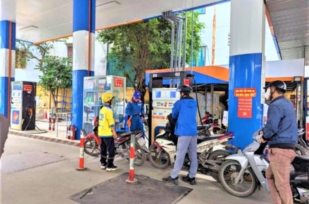 Chính phủ tạm ứng 8.000 tỷ đồng cho Quỹ Bình ổn giá xăng dầu