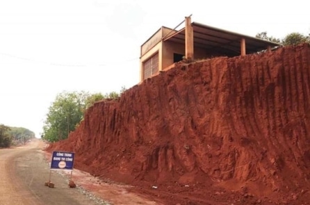 Đồng Nai lên phương án di dời 8 gia đình chênh vênh bên mép vực tỉnh lộ 753