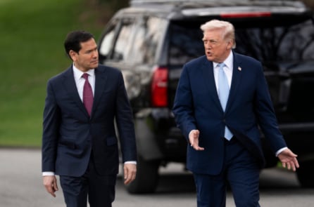 Ông Trump lên án Iran hành quyết 3 người biểu tình