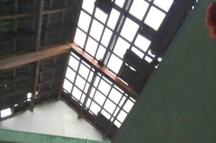 Lốc xoáy cuốn tốc mái 116 ngôi nhà tại xã Ba Vì (Quảng Ngãi)