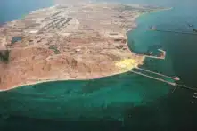 Mỹ tấn công chính xác vào đảo chiến lược của Iran, phá hủy 90 cơ sở quân sự