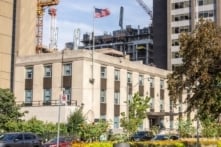 Nổ súng trước cổng Lãnh sự quán Mỹ tại Toronto, Thị trưởng: “Không thể dung thứ”