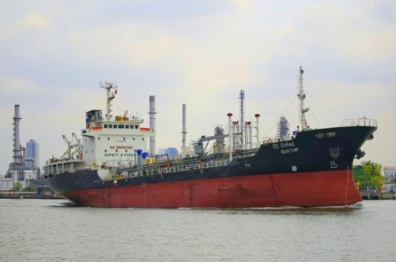 Ông Trump: Nếu Iran chặn dòng chảy dầu qua eo biển Hormuz, Mỹ sẽ đáp trả gấp 20 lần