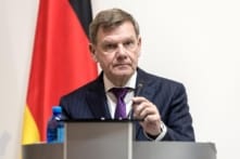 Đức và Úc sơ tán nhân viên khỏi Trung Đông do lo ngại an ninh