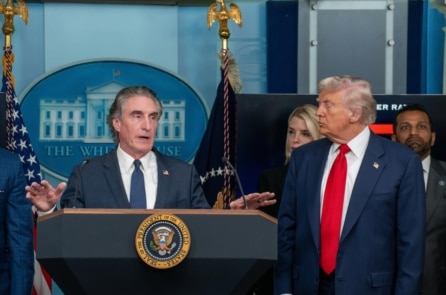 Bộ trưởng Nội vụ Mỹ: Quyết định xả kho dự trữ dầu nằm trong tay ông Trump