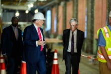 Ông Trump: Có thể sa thải Chủ tịch Fed Powell nếu không rời chức đúng hạn