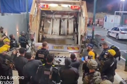 Israel phát hiện 68 người Palestine ẩn trong xe rác khi kiểm tra an ninh