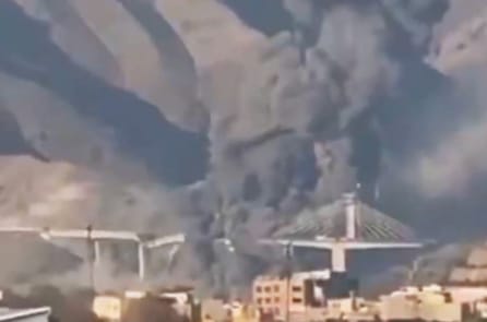 Cây cầu cao nhất Iran bị không khích; Tehran đe dọa trả đũa