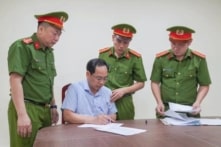 Giám đốc trung tâm trợ giúp xã hội ở Phú Thọ bị bắt vì chiếm đoạt tiền