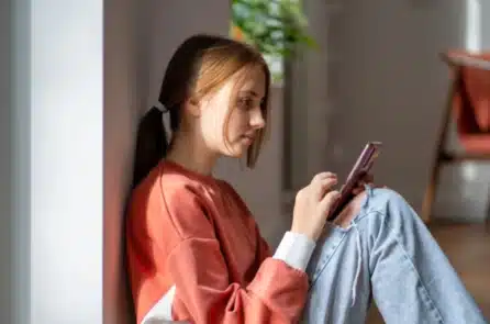 Nghiên cứu: Lệnh cấm điện thoại tại trường học mang lại kết quả trái chiều