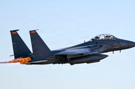 Tiêm kích F-15E bị bắn rơi tại Iran: Phi công thoát thân ra sao?