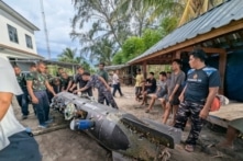 Ngư dân Indonesia vớt được vật thể lạ, nghi là thiết bị không người lái dưới nước của ĐCSTQ