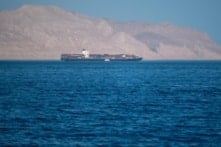 Tàu chở dầu thô Iraq đi qua eo biển Hormuz