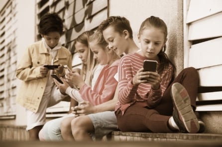 Đã đến lúc cấm điện thoại thông minh trong trường học