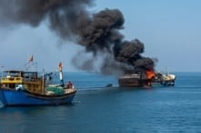 Lâm Đồng: Tàu chở dầu bốc cháy trên biển, 1 người mất tích