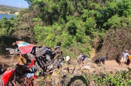 Xe khách lao xuống vực ở Lâm Đồng, 4 người tử vong