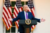 Ông Trump: Hoãn kế hoạch tấn công Iran vào thứ Ba, đàm phán đang diễn ra nghiêm túc