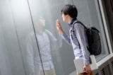 Thắp sáng ngọn đèn tâm: Biết mình mới có thể biết người