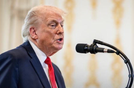 Ông Trump: Iran chỉ nói suông, kéo dài đàm phán thì phải trả giá