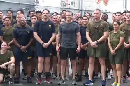 Bộ trưởng Hegseth nói quân đội Mỹ “đã sẵn sàng” trước khả năng đối đầu Iran