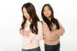 Bác sĩ người Anh: Tác hại của mạng xã hội tương đương với hút thuốc lá