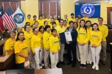 Các quan chức Texas vinh danh những đóng góp của Pháp Luân Công cho cộng đồng