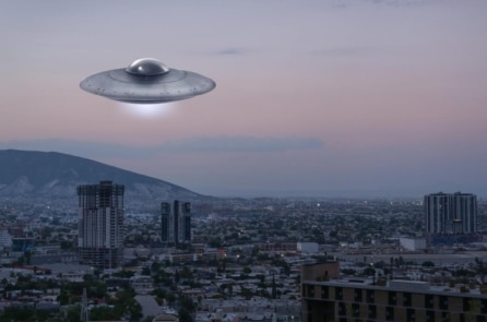 Chuyên gia UFO: UAP có thể “di chuyển tức thời”, vượt xa công nghệ quân sự Mỹ