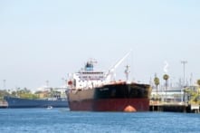 Xuất khẩu dầu thô của Mỹ lập kỷ lục khi eo biển Hormuz gián đoạn vì xung đột Iran