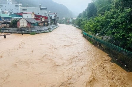 Lào Cai cảnh báo lũ sông, suối dâng cao đến 4m