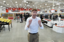 MrBeast lập kỷ lục chưa từng có trên YouTube với 500 triệu lượt đăng ký
